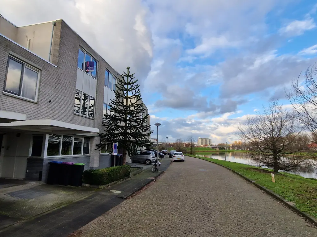 Marga Klompestraat 37, SPIJKENISSE