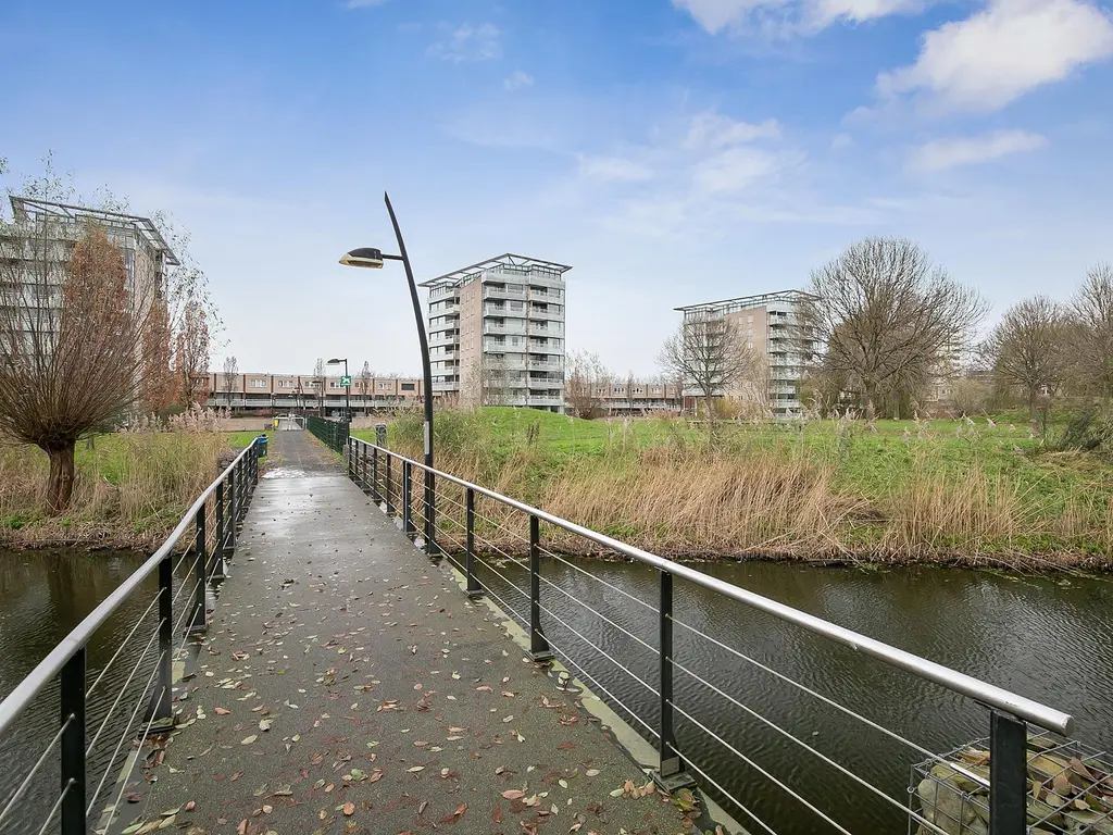 Joop den Uyllaan 143, SCHIEDAM