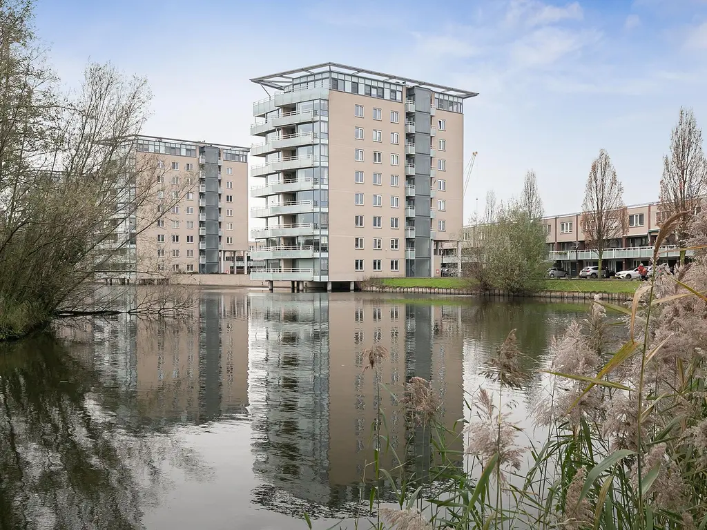 Joop den Uyllaan 143, SCHIEDAM