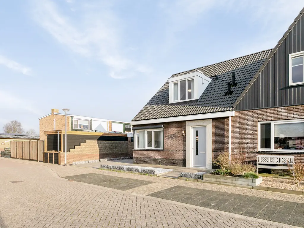 Henri Dunantstraat 1, SINT-MAARTENSDIJK