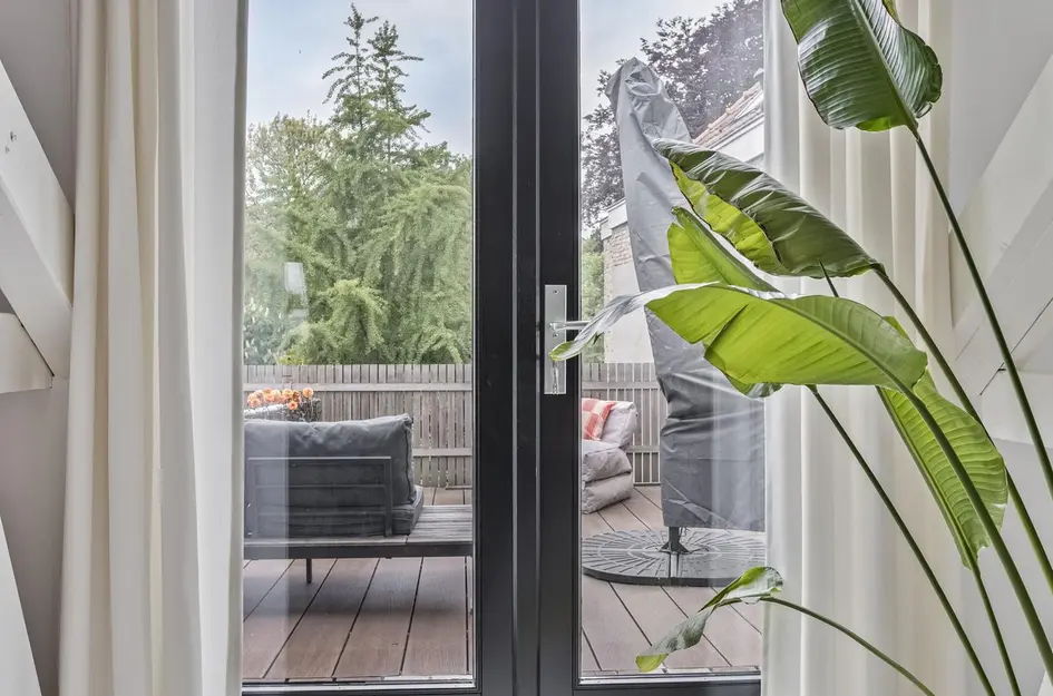 Kerkstraat 12