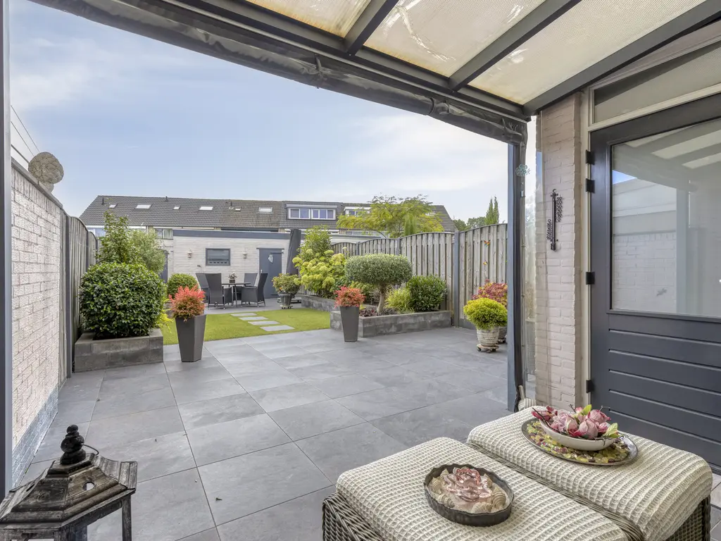 Koffiebos 3, HALSTEREN