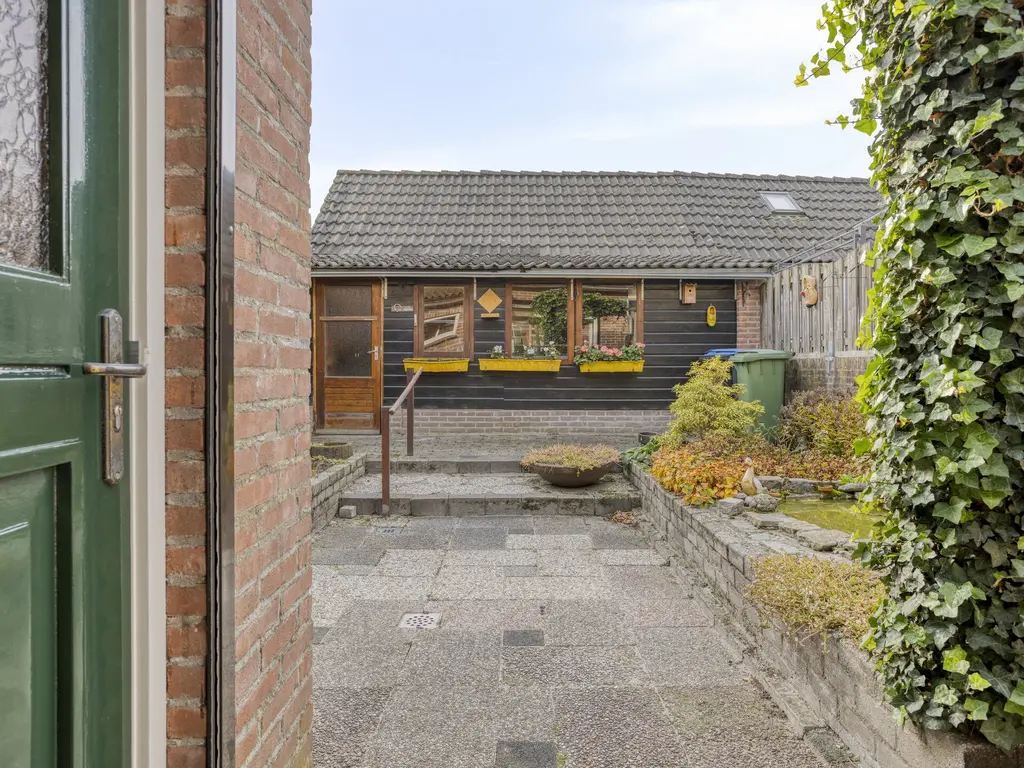 Händelstraat 3, HALSTEREN