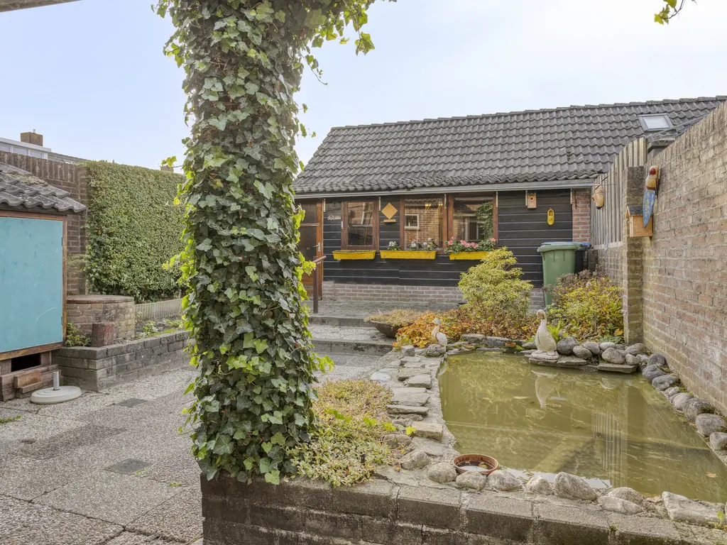 Händelstraat 3, HALSTEREN