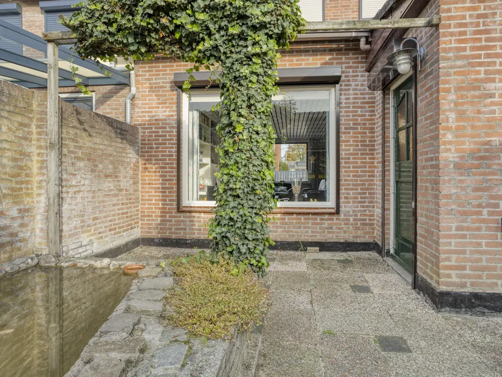 Händelstraat 3, HALSTEREN