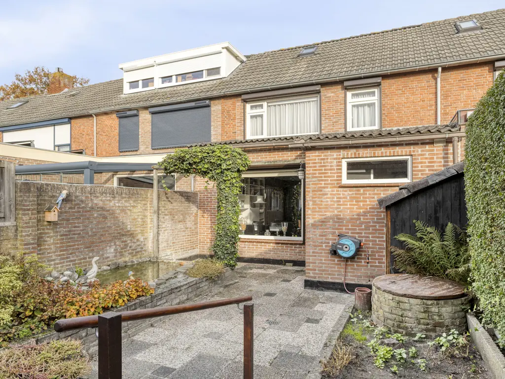 Händelstraat 3, HALSTEREN