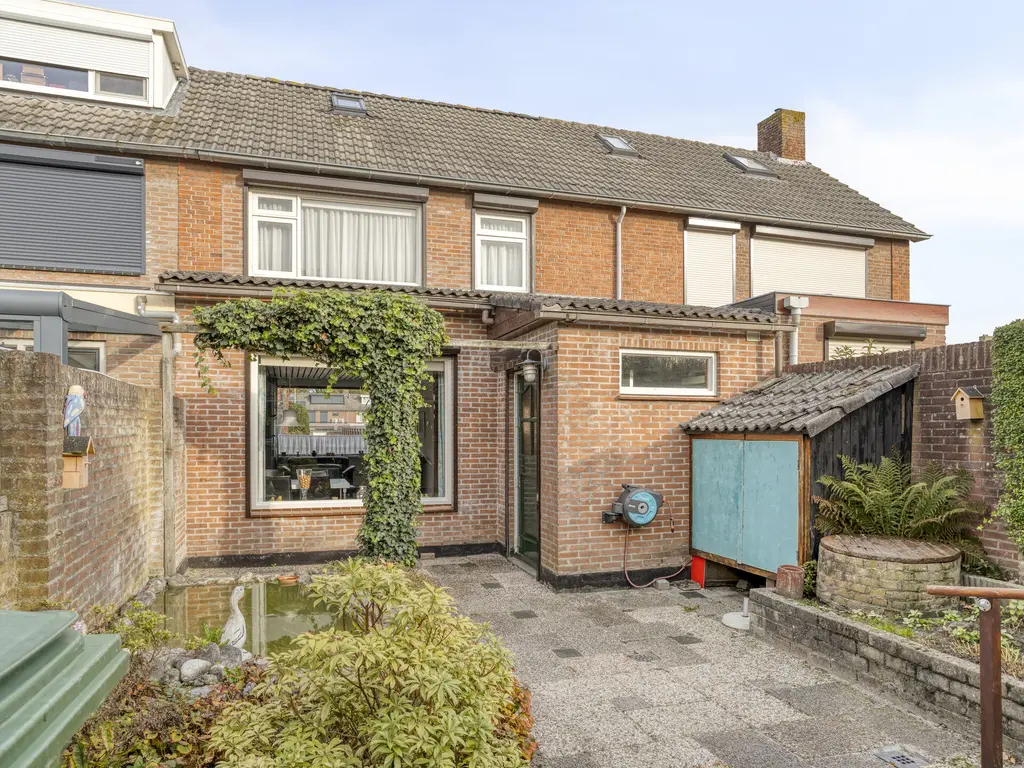 Händelstraat 3, HALSTEREN