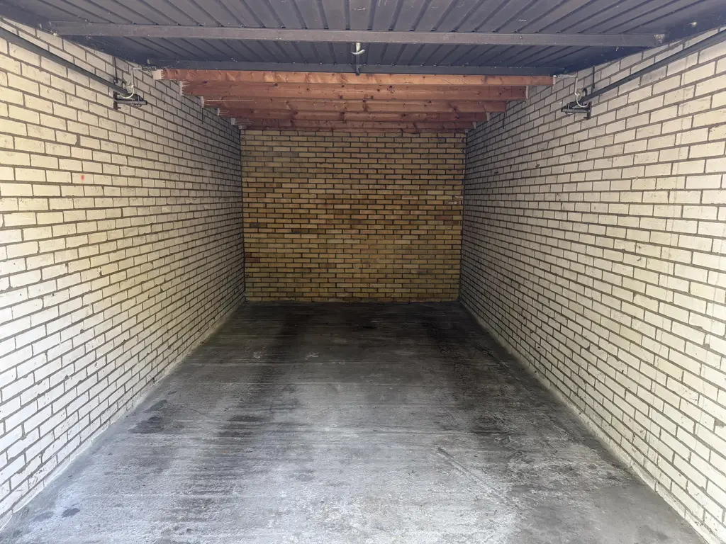 Garagebox Van Houtenstraat 10 , BERGEN OP ZOOM