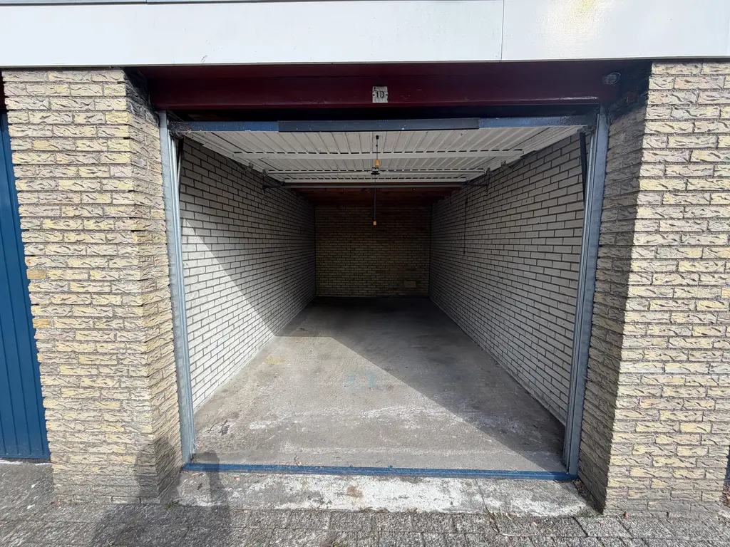 Garagebox Van Houtenstraat 10 , BERGEN OP ZOOM