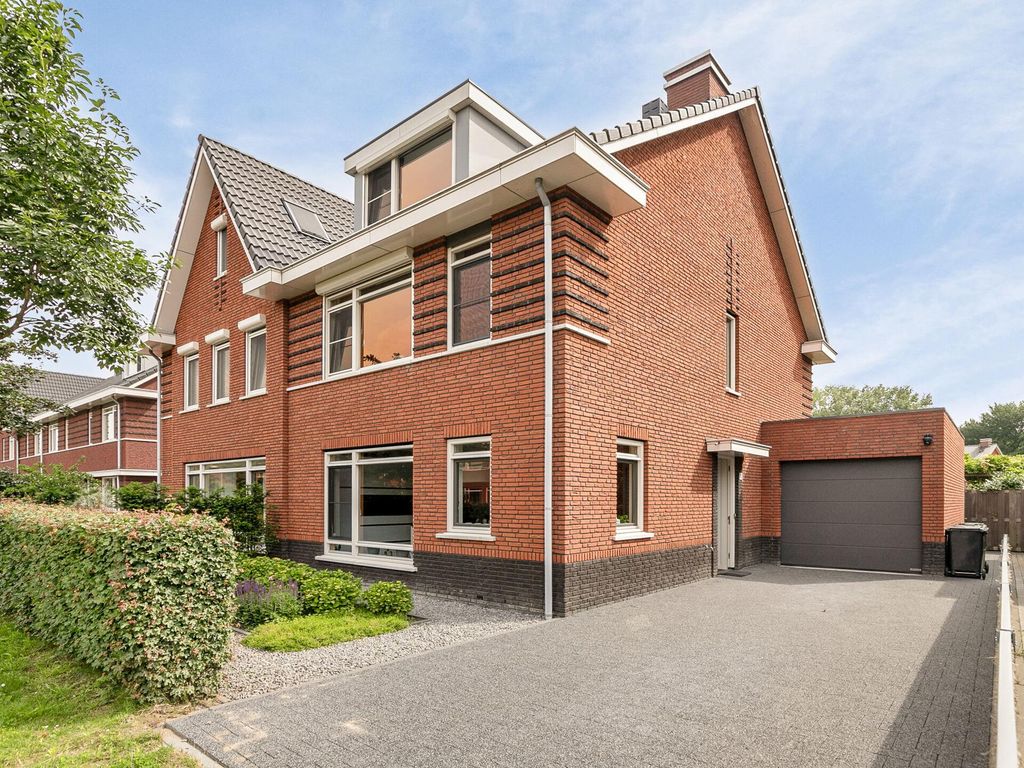 Pieter van der Kuijstraat 10, SCHIEDAM