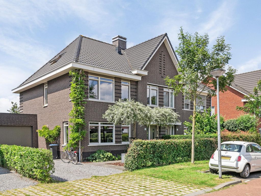 Pieter van der Kuijstraat 21, SCHIEDAM