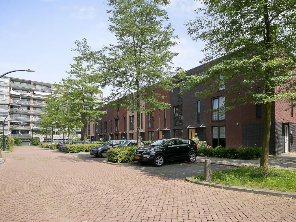 Louis Zimmermannplein 102, SCHIEDAM