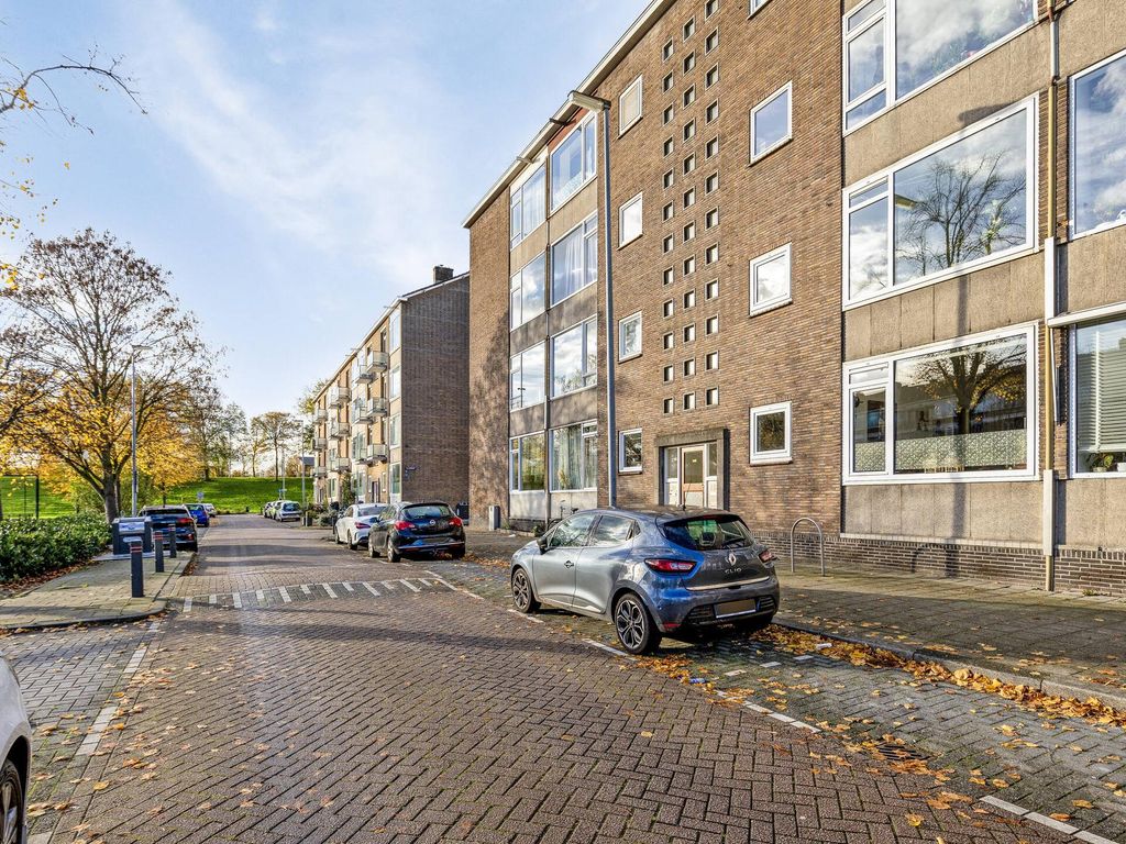 Hogenbanweg 403, SCHIEDAM