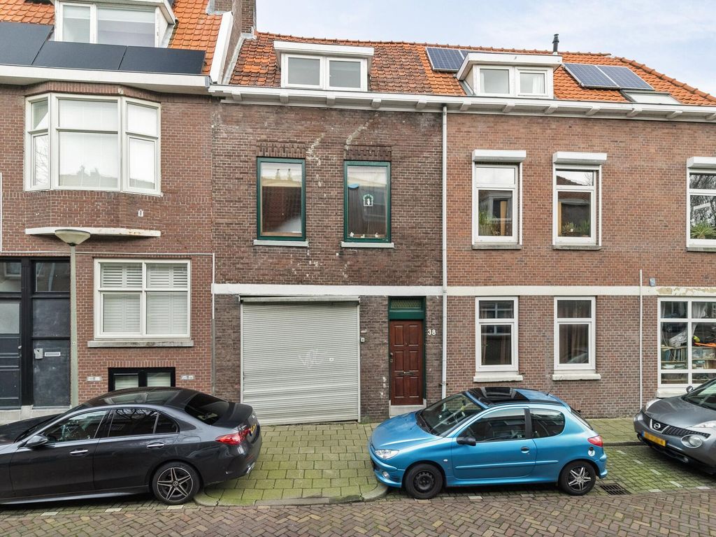 Van Leeuwenhoeckstraat 38, SCHIEDAM