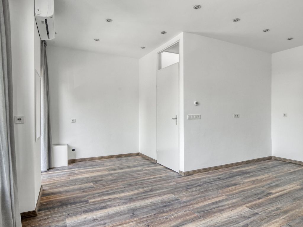 Vlaardingerdijk 123A, SCHIEDAM