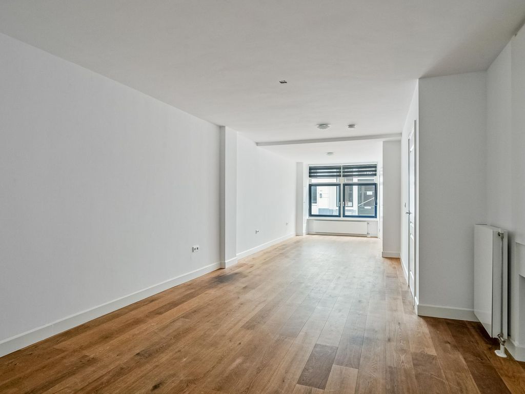Roosbeek 24, SCHIEDAM