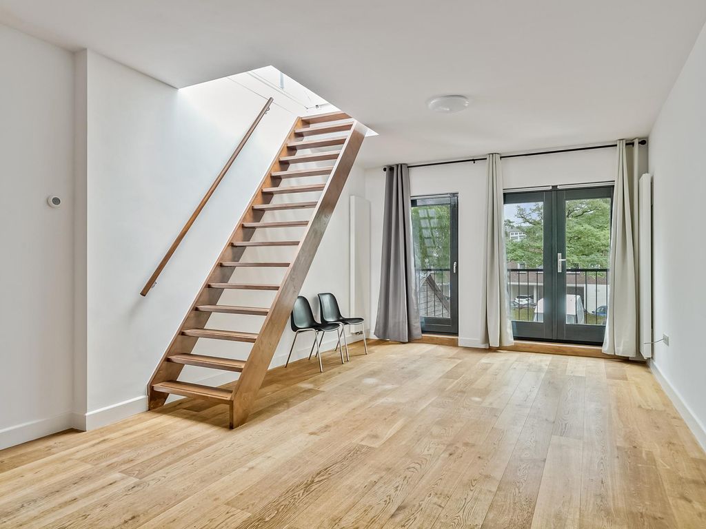 Roosbeek 24, SCHIEDAM