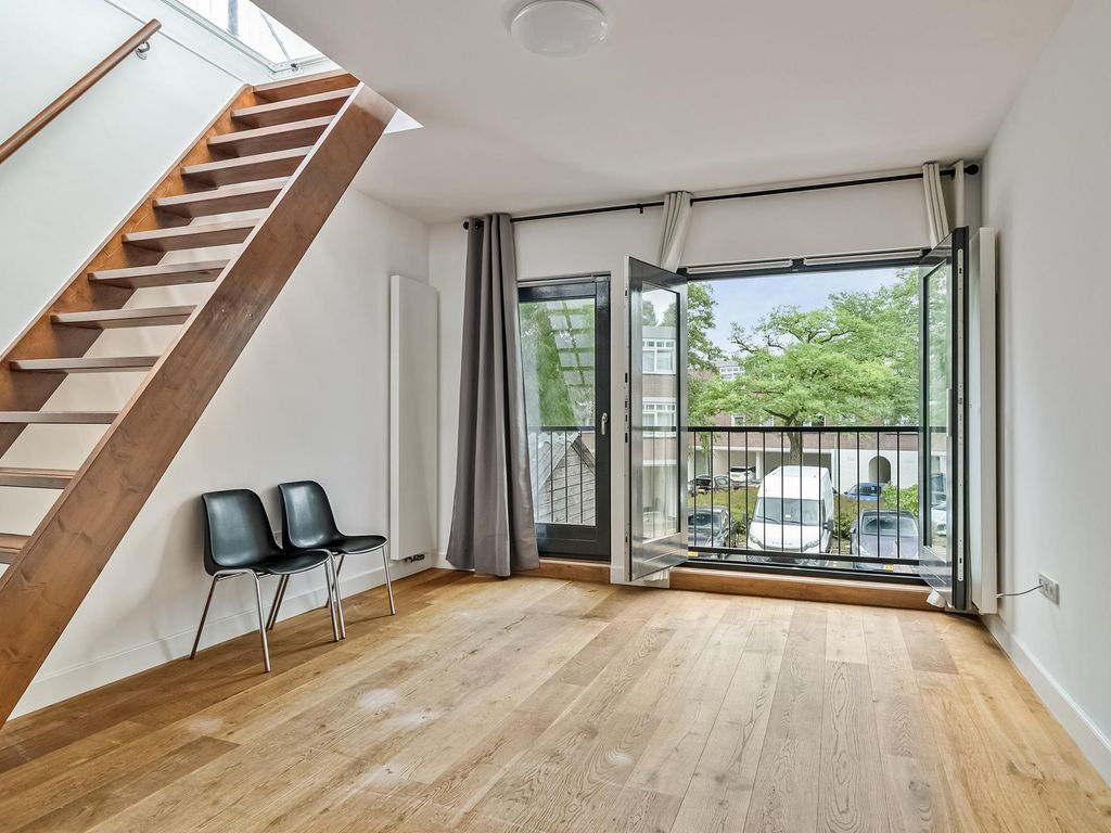 Roosbeek 24, SCHIEDAM