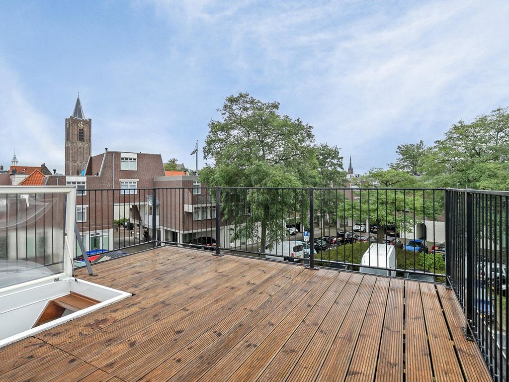 Roosbeek 24, SCHIEDAM