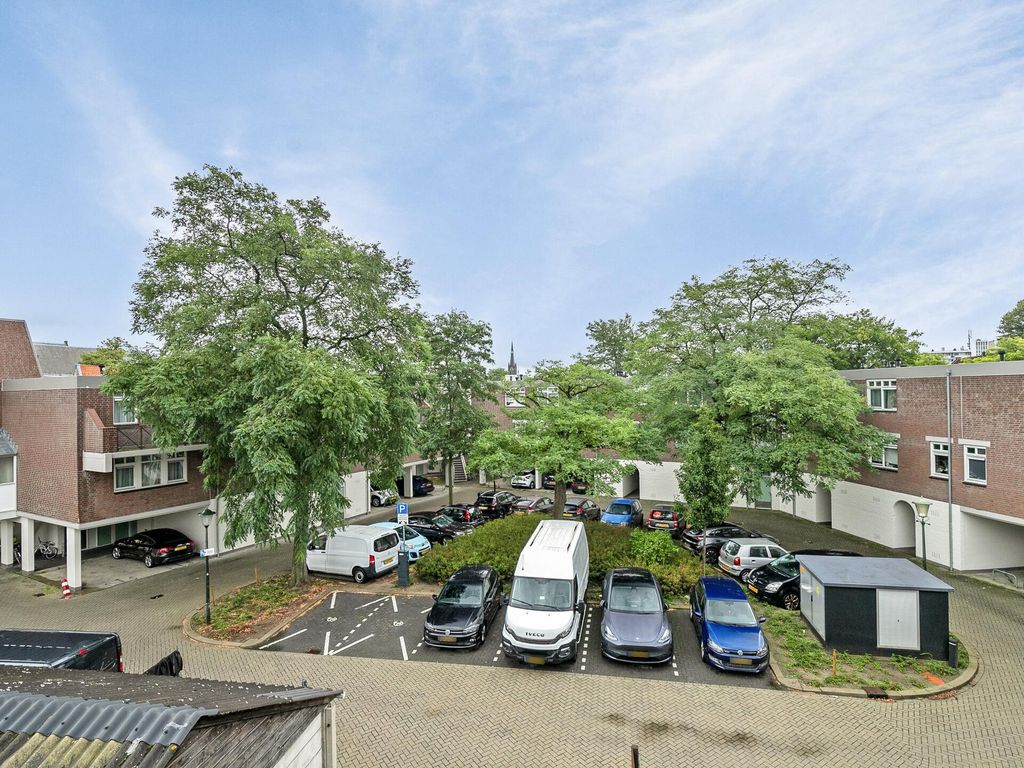 Roosbeek 24, SCHIEDAM