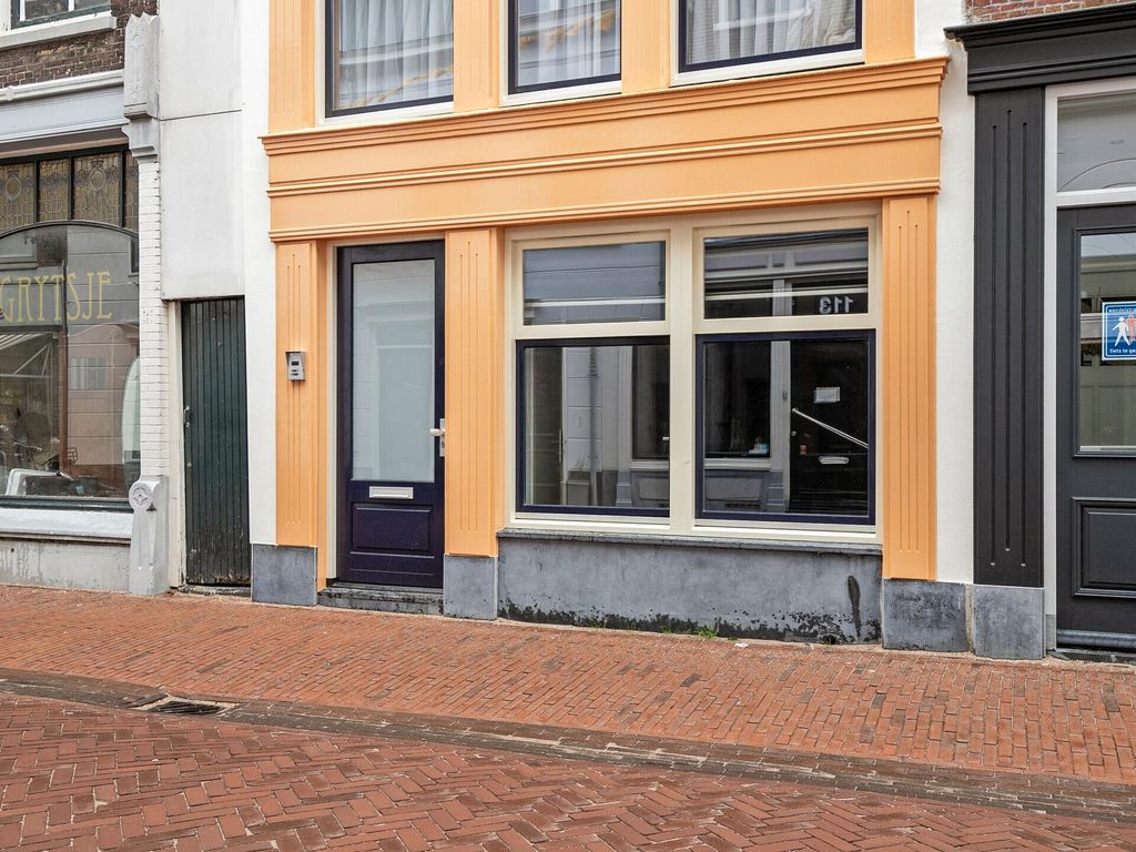 Roosbeek 24, SCHIEDAM