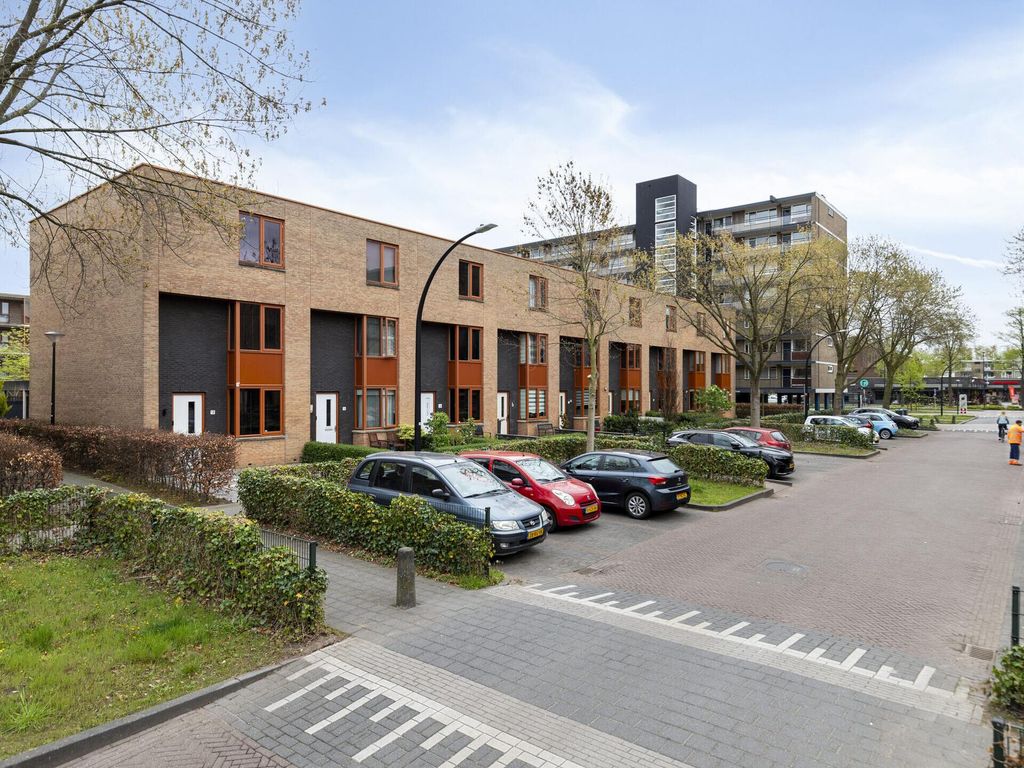 Eduard van Beinumlaan 18, SCHIEDAM