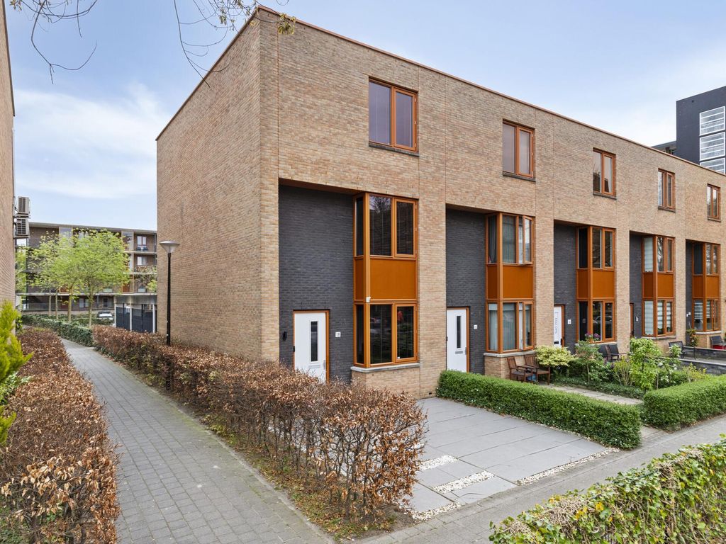 Eduard van Beinumlaan 18, SCHIEDAM
