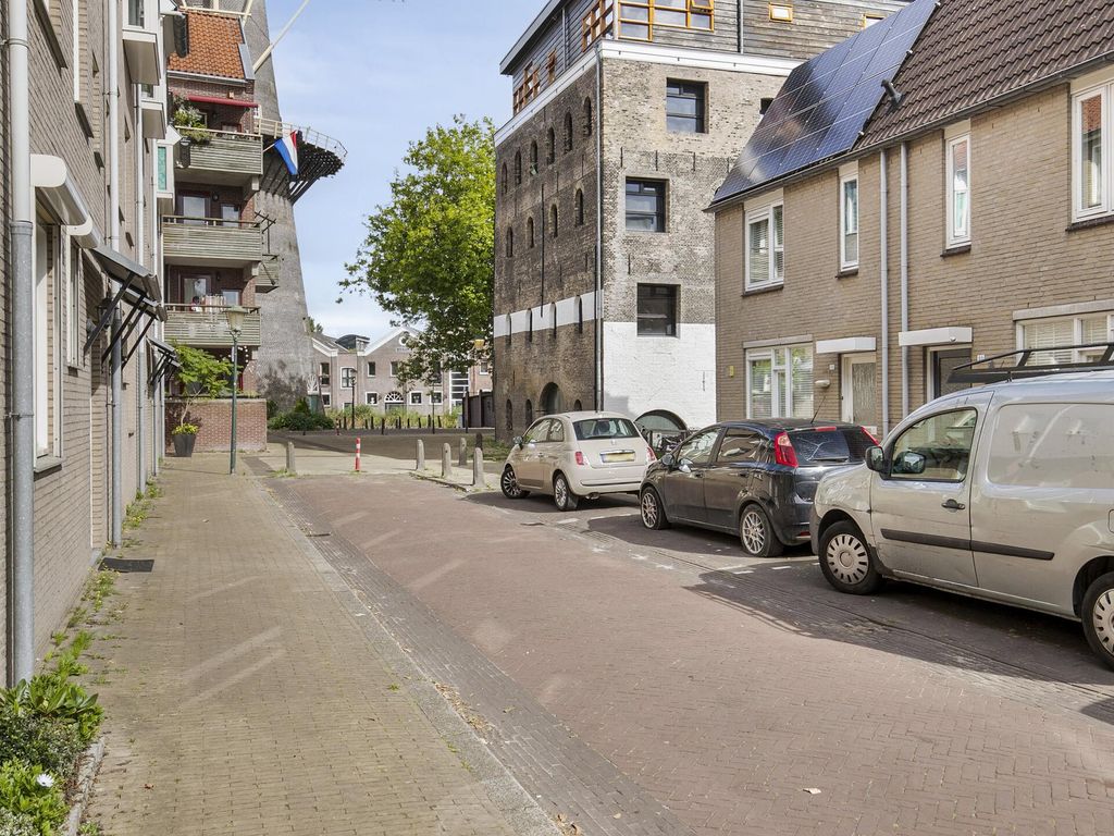 Sint Anna Zusterstraat 83, SCHIEDAM