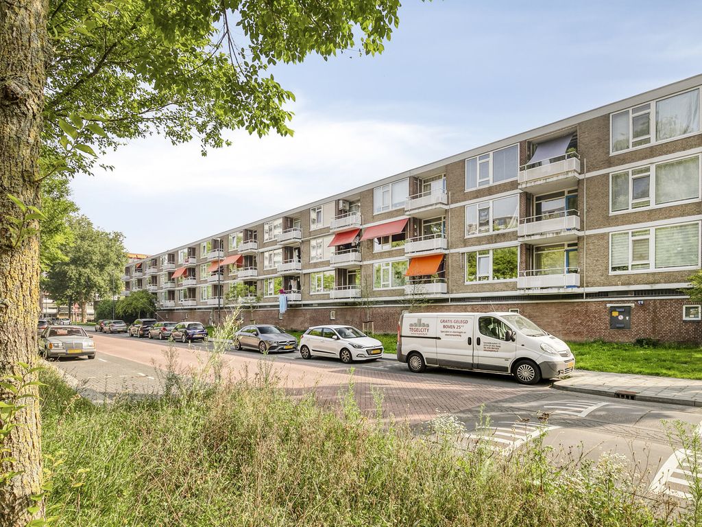 Bart Verhallenplein 37, SCHIEDAM