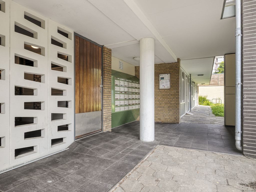 Bart Verhallenplein 37, SCHIEDAM
