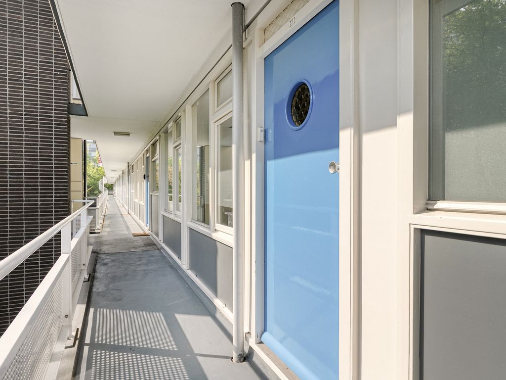 Bart Verhallenplein 37, SCHIEDAM