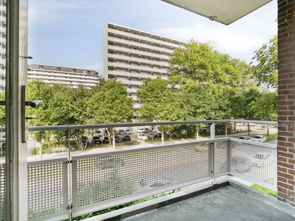 Bart Verhallenplein 37, SCHIEDAM