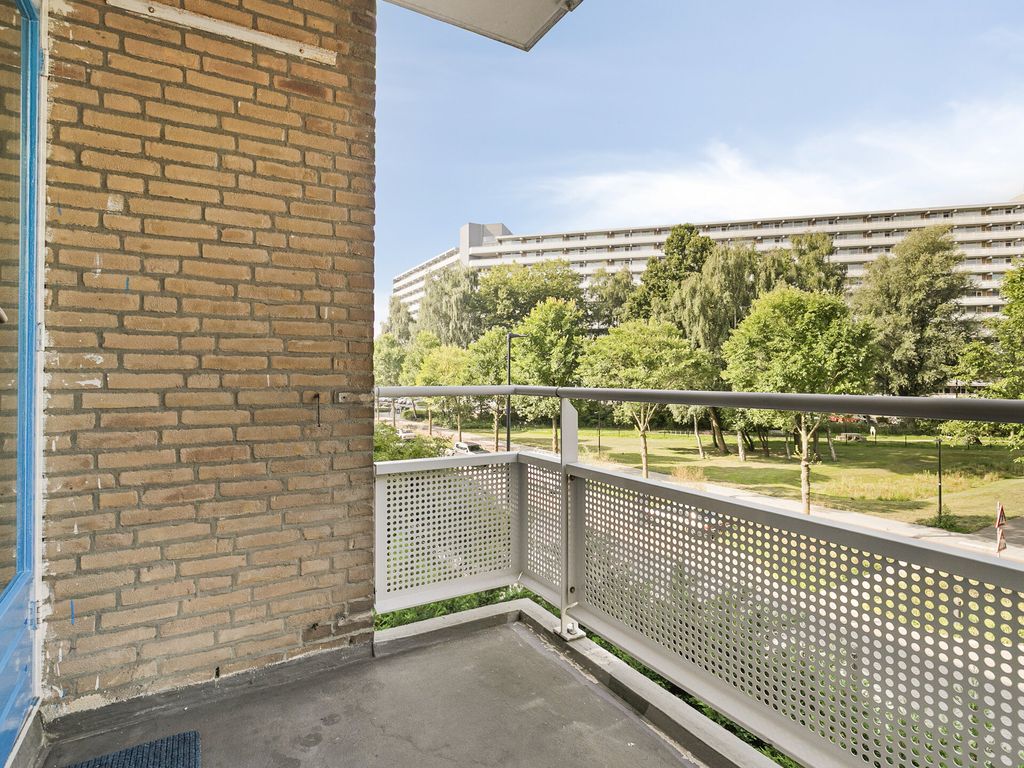 Bart Verhallenplein 37, SCHIEDAM