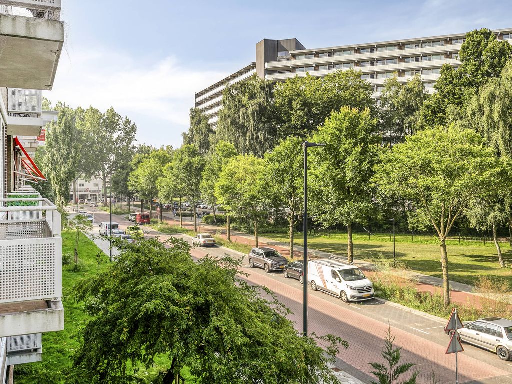 Bart Verhallenplein 37, SCHIEDAM
