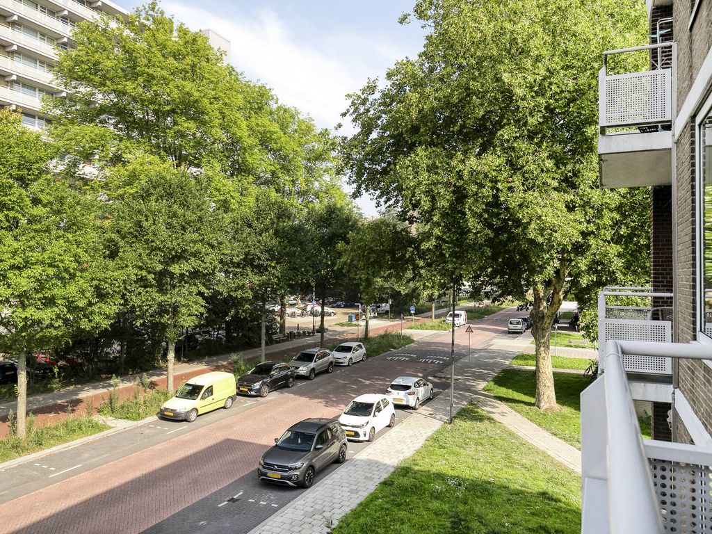 Bart Verhallenplein 37, SCHIEDAM