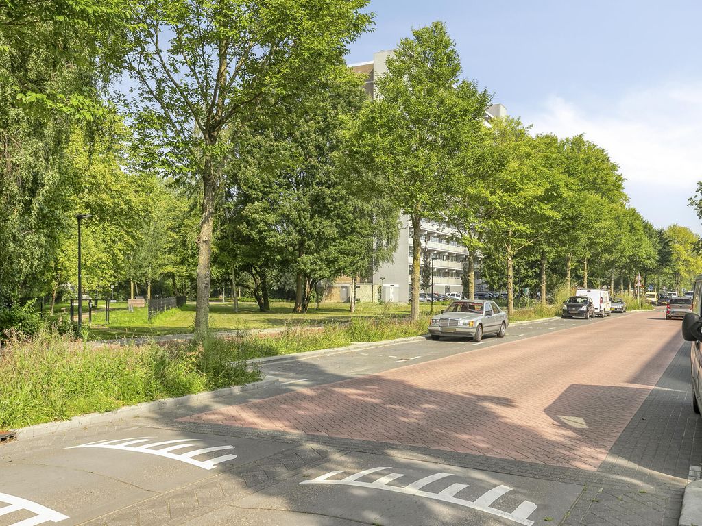 Bart Verhallenplein 37, SCHIEDAM