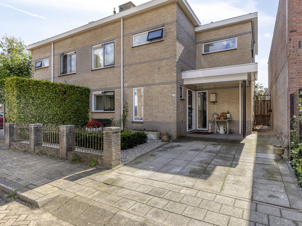 Westpolderstraat 10, SCHIEDAM