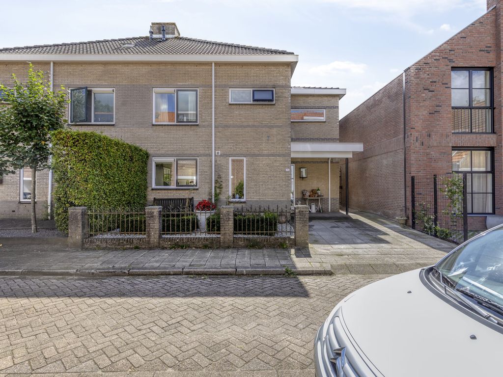 Westpolderstraat 10, SCHIEDAM