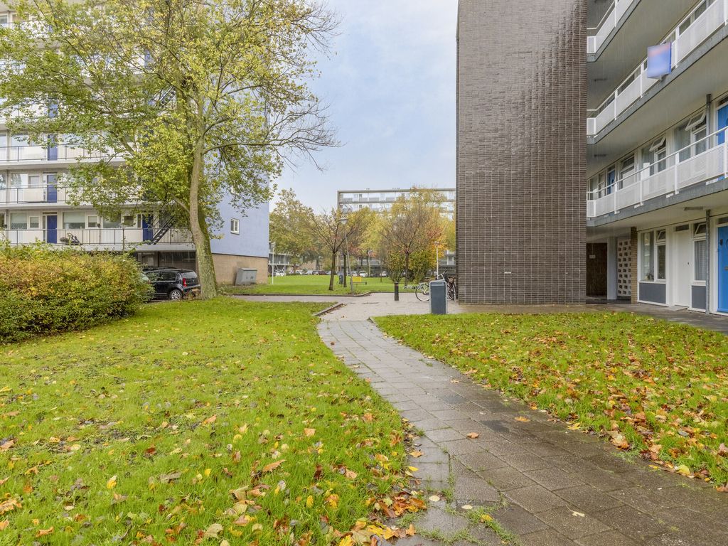 Bart Verhallenplein 38, SCHIEDAM