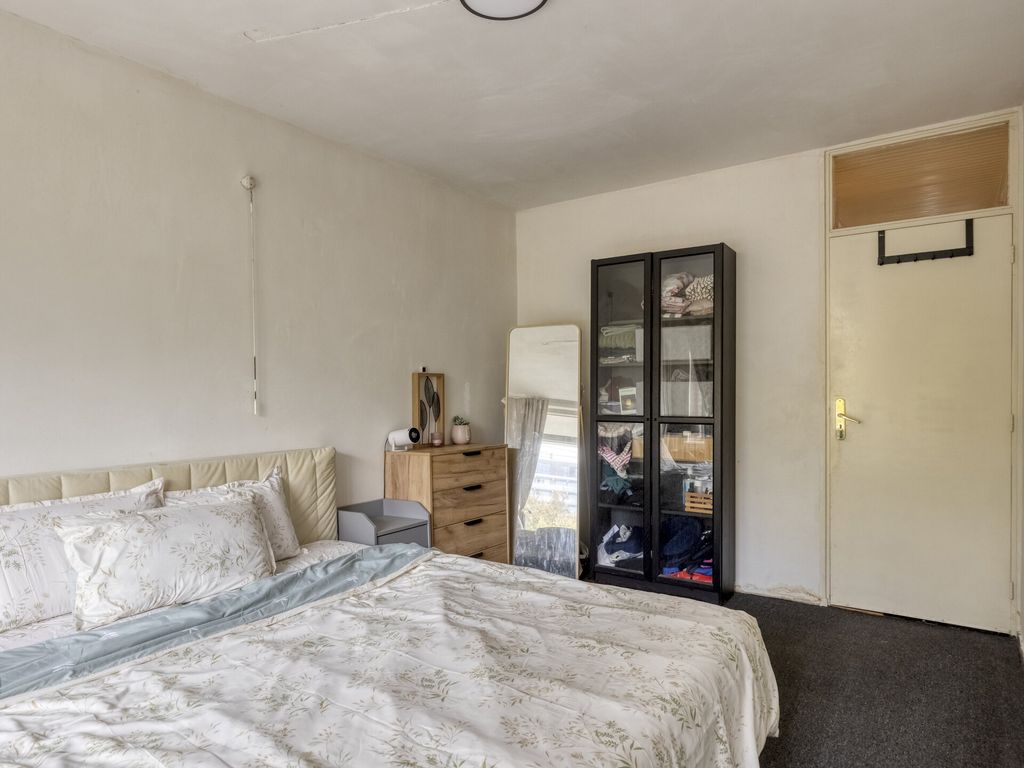 Bart Verhallenplein 38, SCHIEDAM