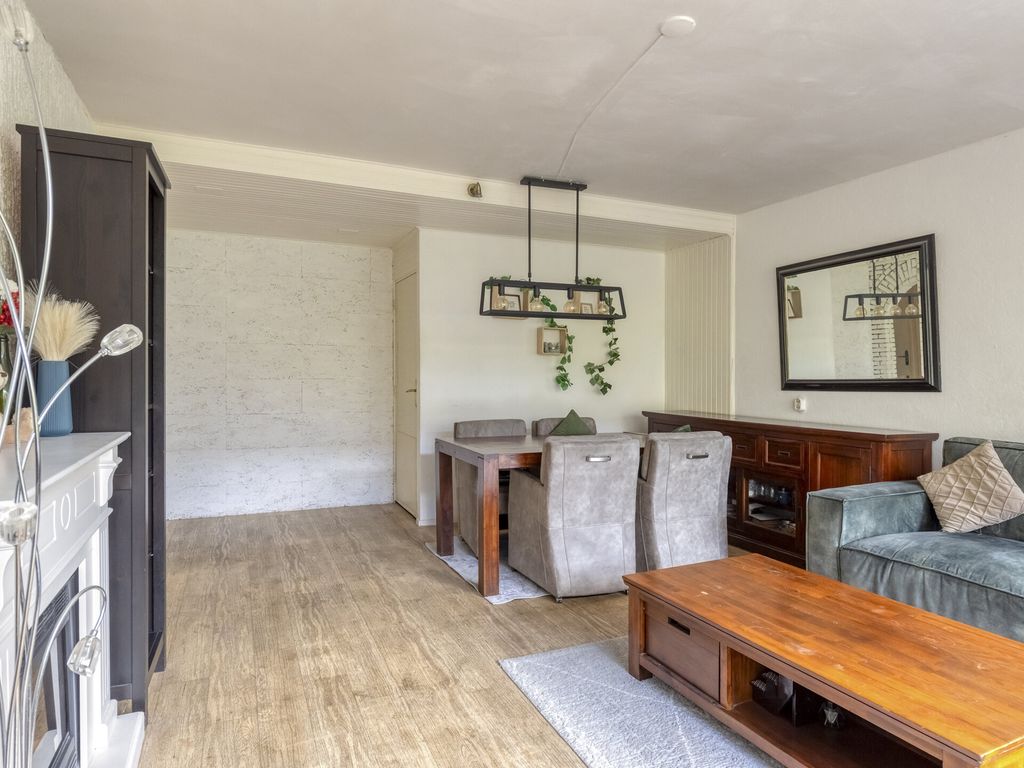 Bart Verhallenplein 38, SCHIEDAM