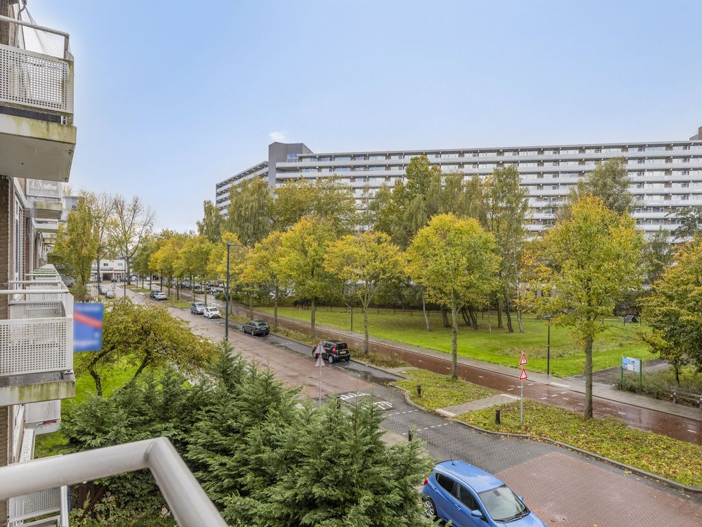 Bart Verhallenplein 38, SCHIEDAM