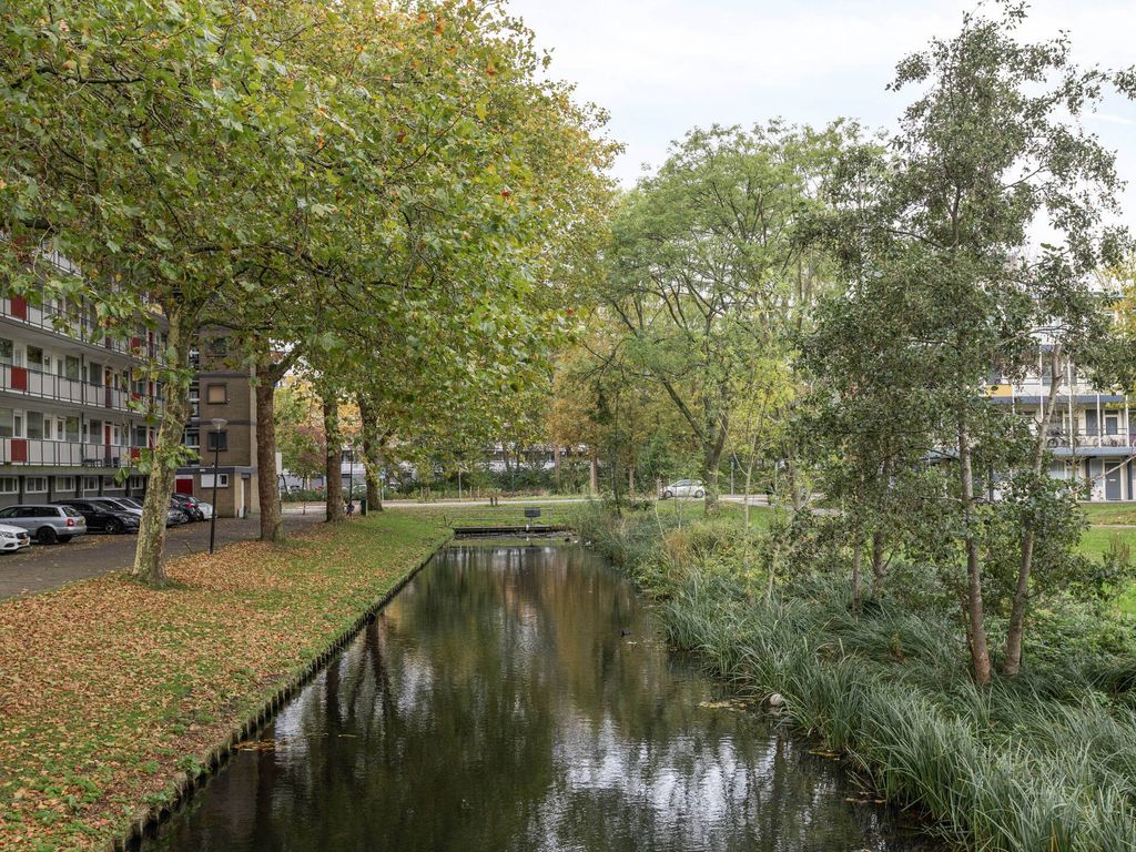 Bart Verhallenplein 38, SCHIEDAM