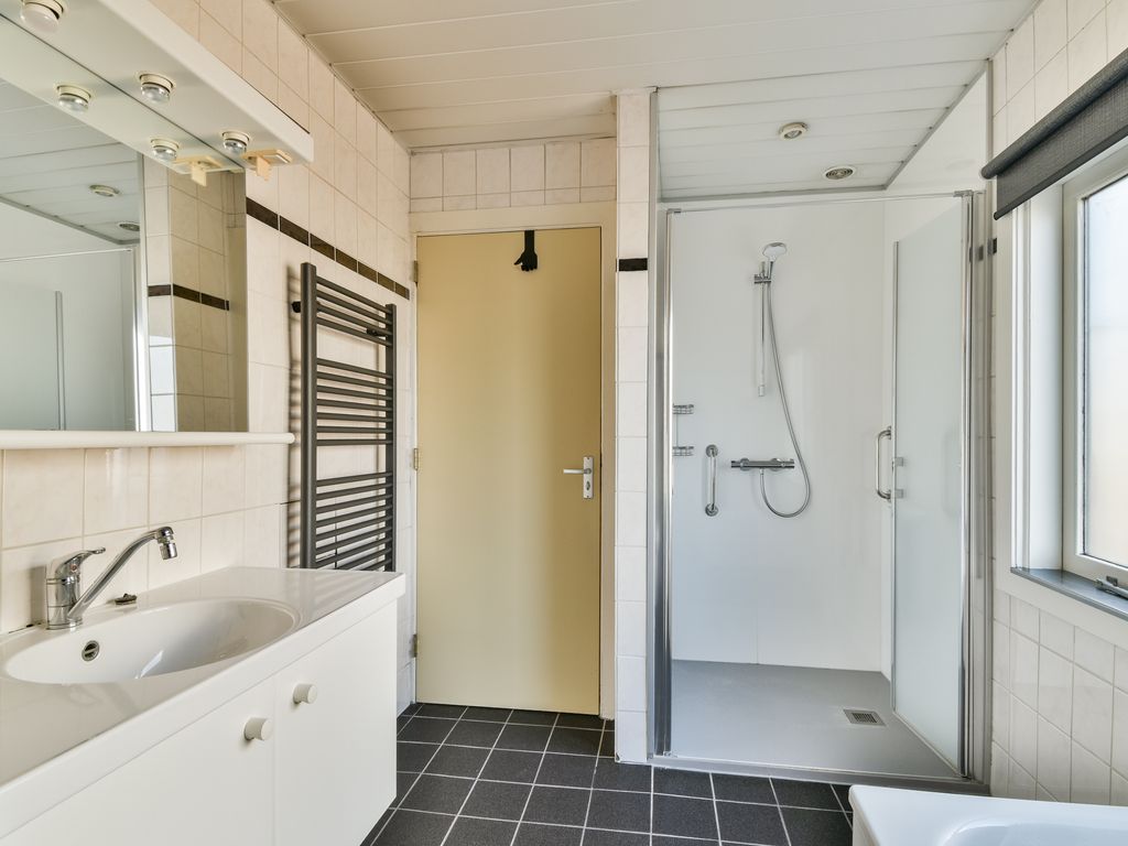 Juliana van Stolbergstraat 11, SCHIEDAM