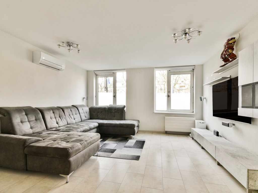 Mathenesserdijk 133B, ROTTERDAM