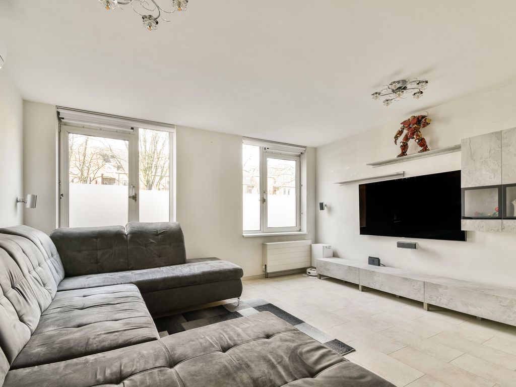 Mathenesserdijk 133B, ROTTERDAM