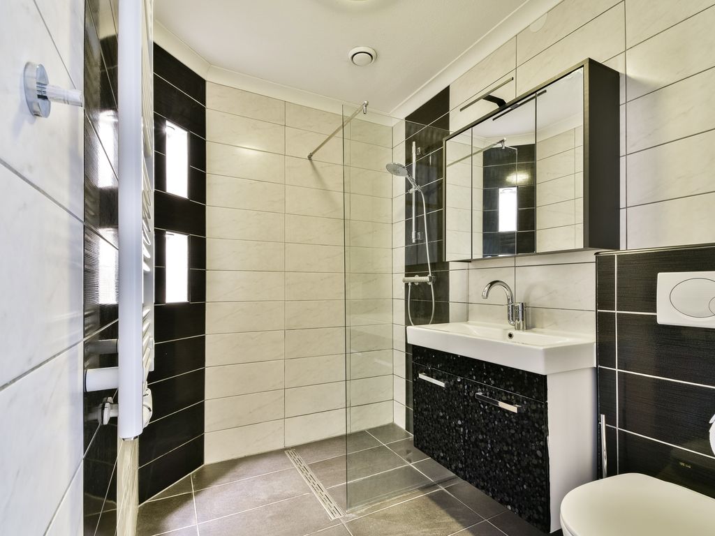 Mathenesserdijk 133B, ROTTERDAM