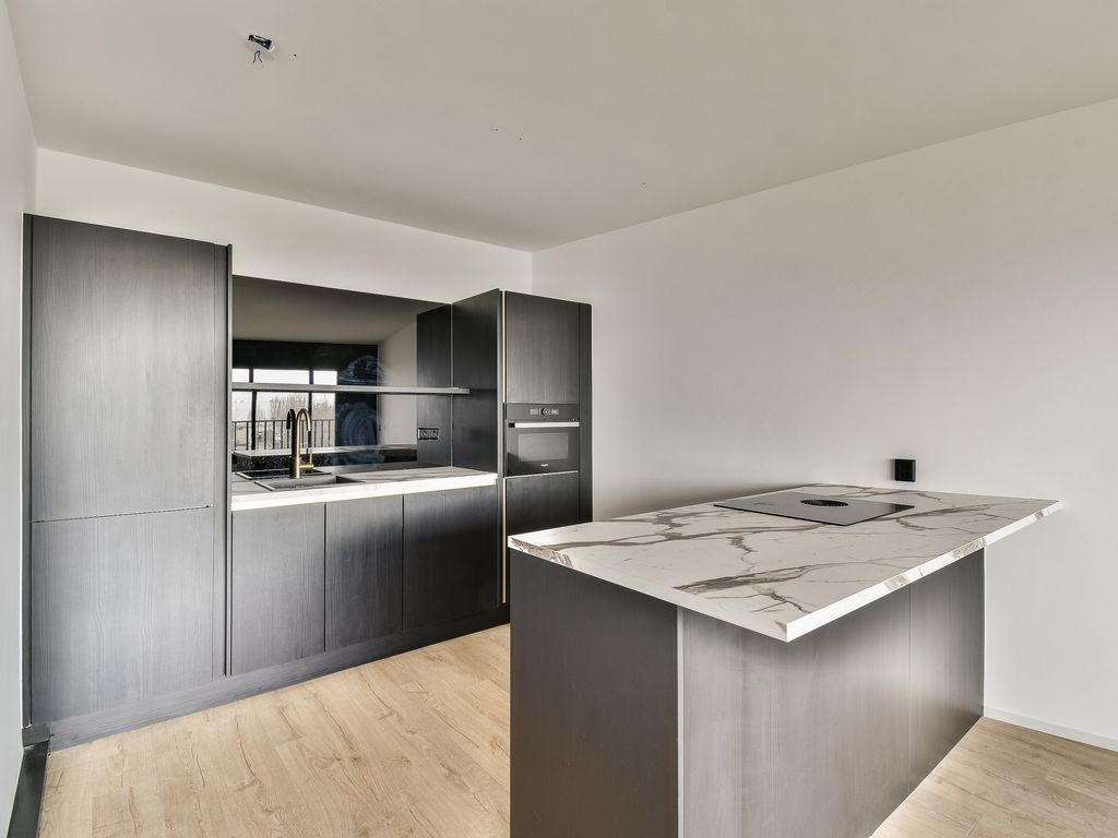 Veeartsweg 49, SCHIEDAM