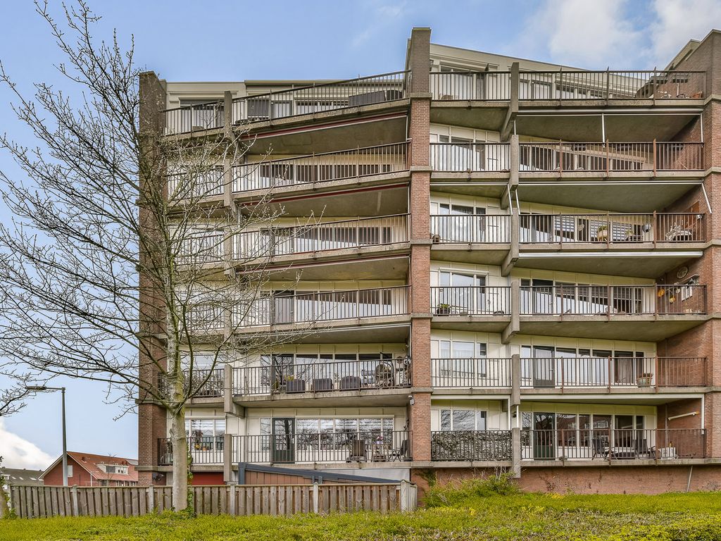 Veeartsweg 49, SCHIEDAM