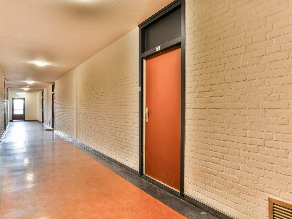 Over de Vesten 70, SCHIEDAM